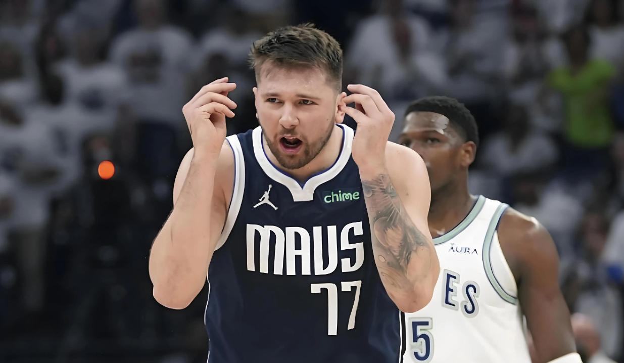 乐动官方网站 -东契奇复出首战,爆发新星状态火爆,关键时刻神级表现成为焦点!