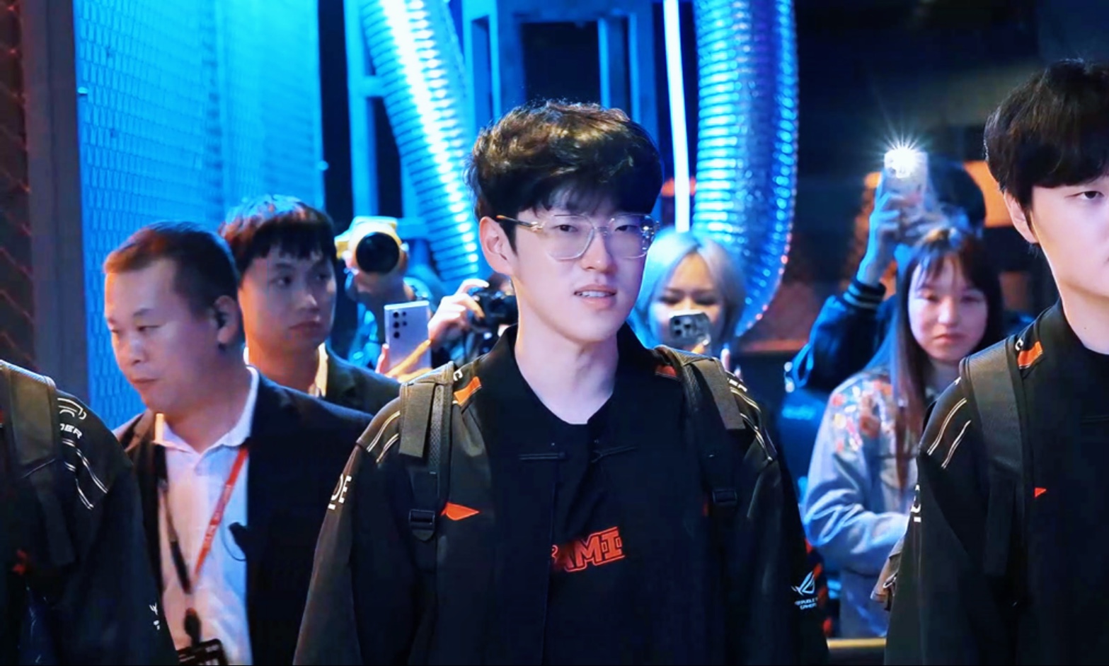 LD 乐动APP下载 - Scout在巴塞罗那比赛中战术调整，势不可挡引发热议！